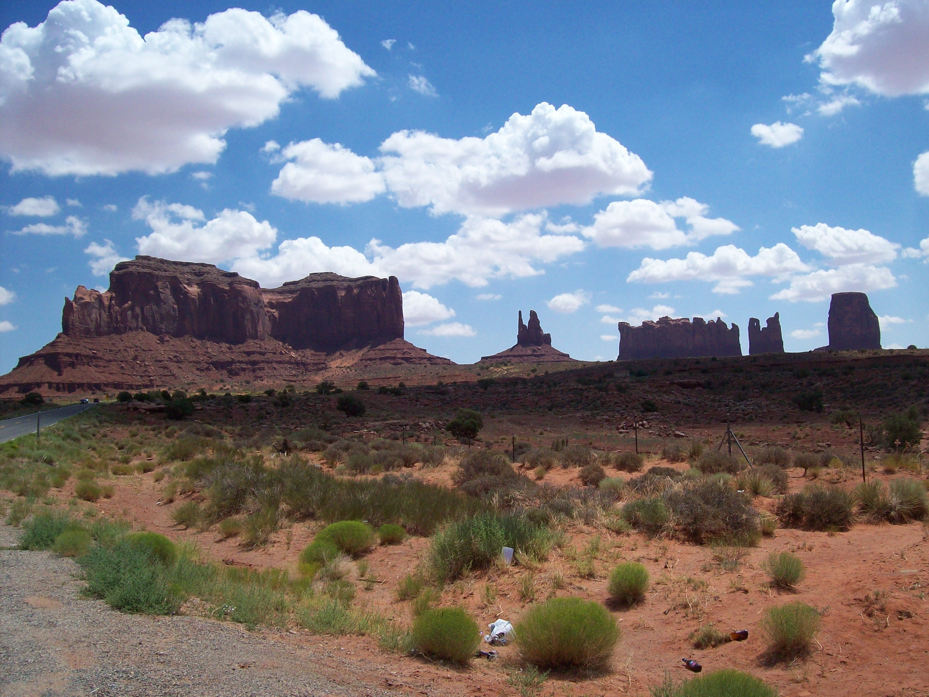 ATPM 14.09 - Desktop Pictures: Western US National Parks - Monument